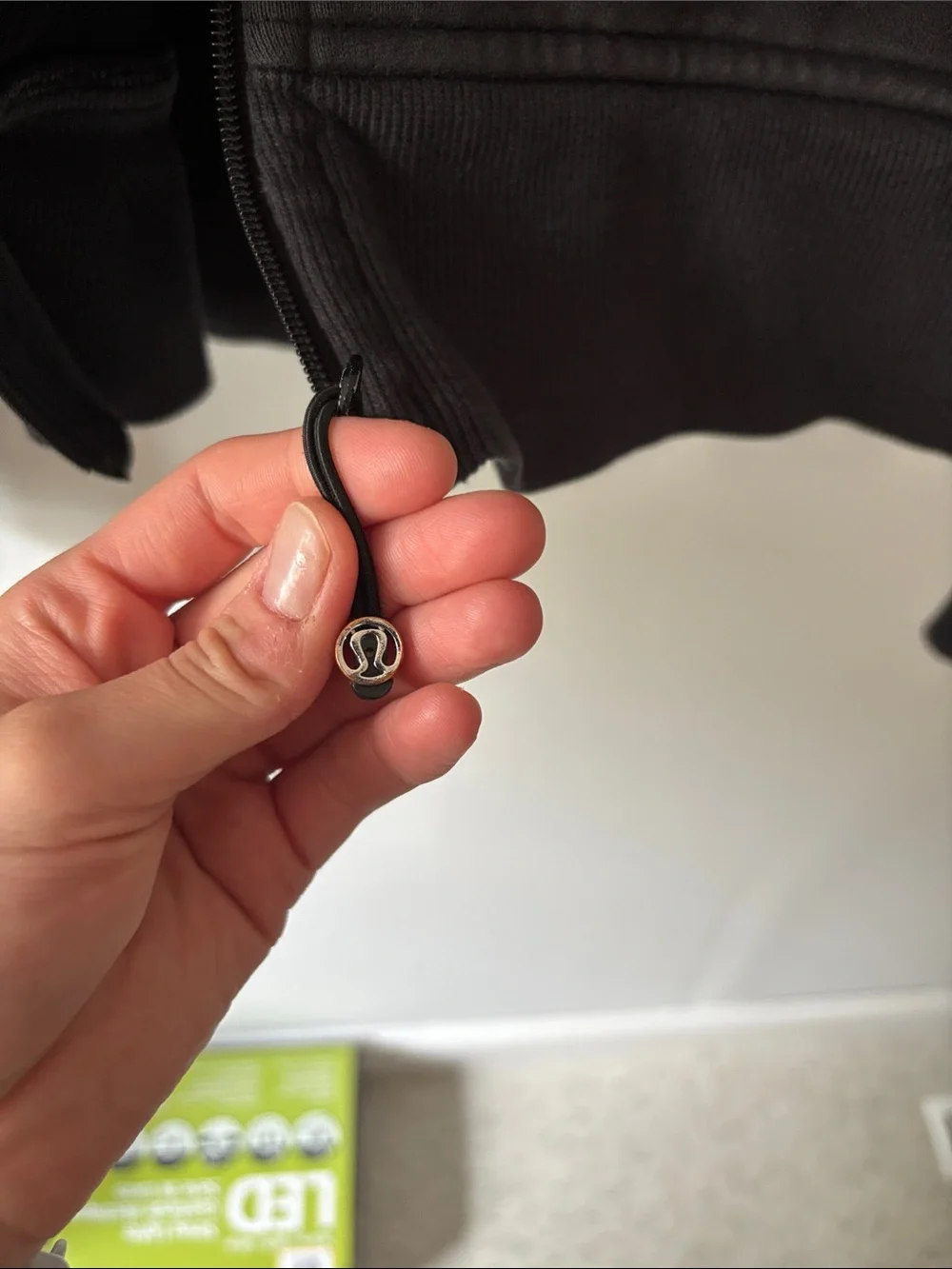 Lululemon Scuba Hoodie - Picture 4 of 4